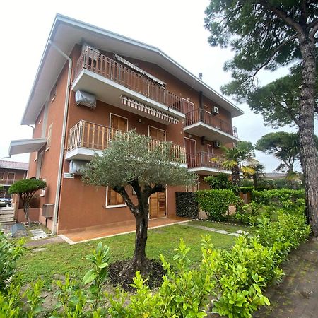 Ferienwohnung Cond Giardino Lignano Sabbiadoro Exterior foto