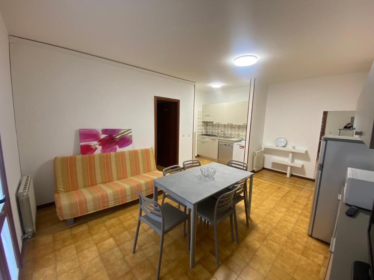 Ferienwohnung Cond Giardino Lignano Sabbiadoro Exterior foto